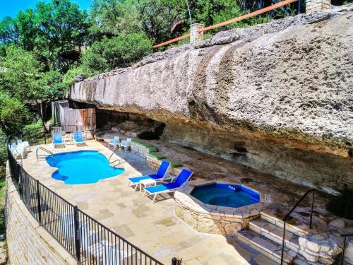 Lakeway Maison | Treehouse Bungalow - Community Poolhot Tub #13