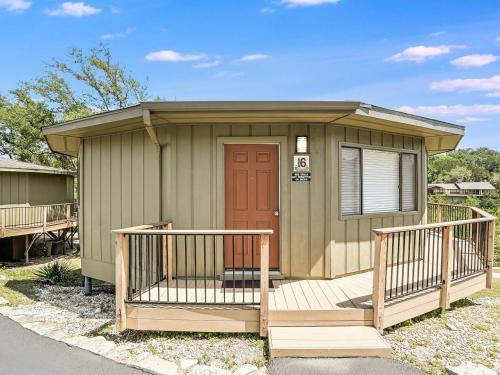 Lakeway Maison | Treehouse Bungalow With Community Poolhot Tub 16