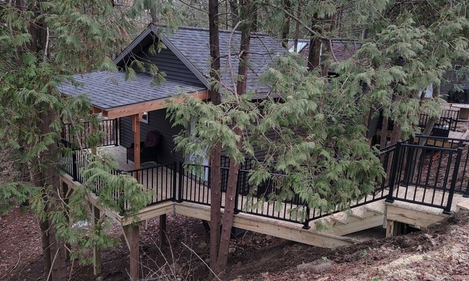Winona County Cabine | Treehouse Cabin in the Bluff Woodlands North