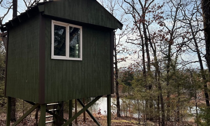 Prairie Grove Cabine | Treehouse - Great Overnight Getaway for Peace & Quiet