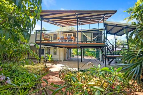 Rapid Creek Maison | Treehouse in the Tropics - A Lush Poolside Lifestyle