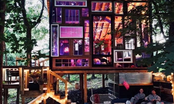 Doyle Appartement | Treehouse with Wall of Windows #love #hiking #relax #getaway #TNStateParks