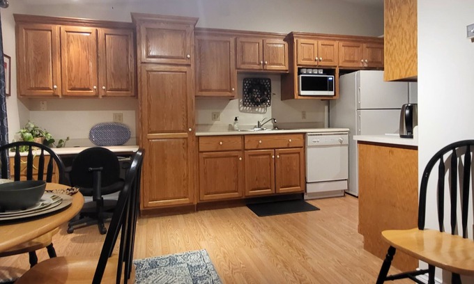 Points East Appartement | Treetop apartment in Victoria Cross. Minutes to town of Montague in Eastern PEI.