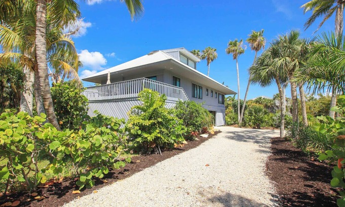 Gulf Pines Maison | Treetops - Gulf Pines Home on Sanibel Island
