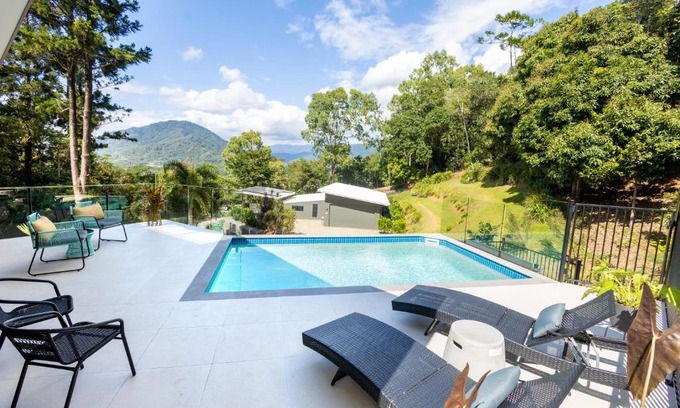 Brinsmead Maison | Treetops Retreat