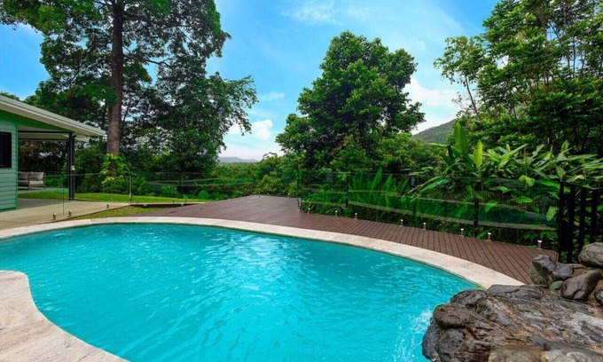Caravonica Maison | Treetops Sanctuary 4BR Entertaining Delight - Pool