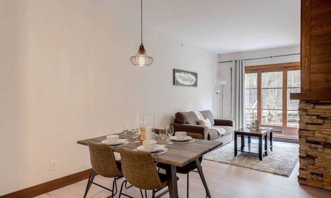 Versant Soleil Appartement | Tremblant Alpine Haven | Ski-In/Out | Pool & Spa