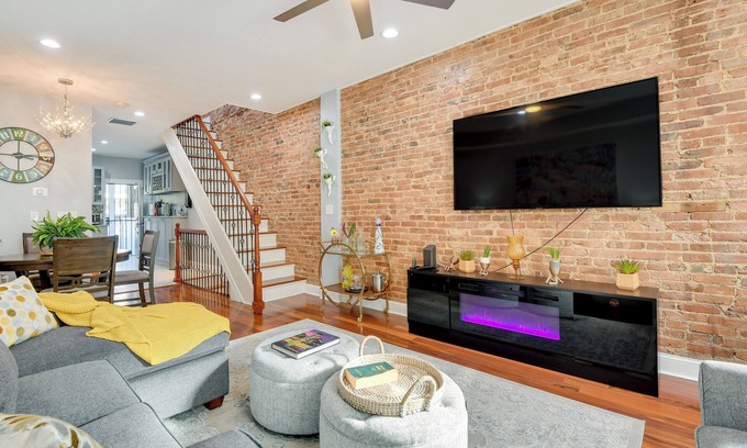 Downtown Baltimore Appartement | Trendy Baltimore Townhome: 2 Mi to Downtown!