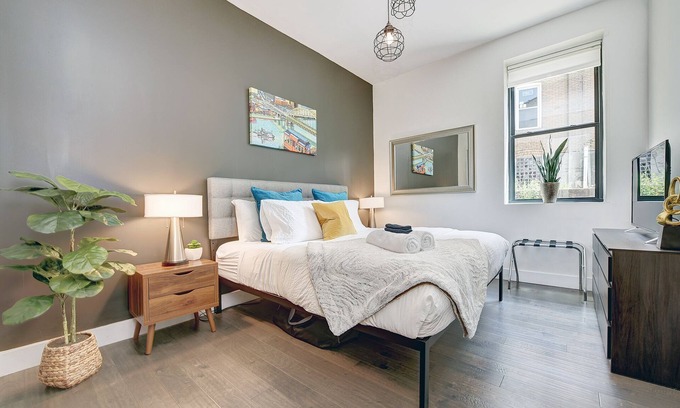 Pittsburgh Maison | 💎Trendy✨ ❤️ Parking 👑 King Bed 🛌 10 min DT📌