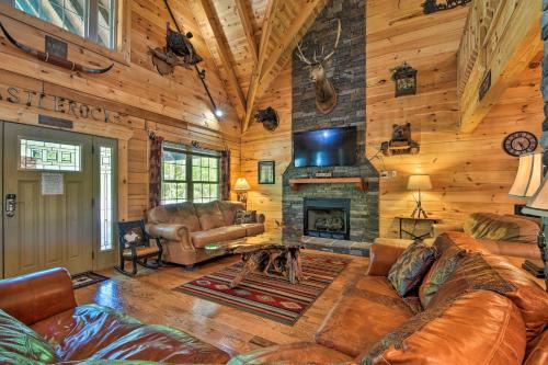 Trenton Maison | Trenton Cabin with Hot Tub - 14 Mi to Lookout Mtn!