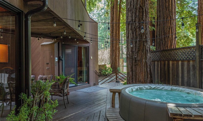 Northwood Maison | Tri-Level MCM Masterpiece, Redwoods, Golf & Spa