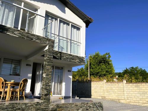 Obrochishte Villa | Trinity House