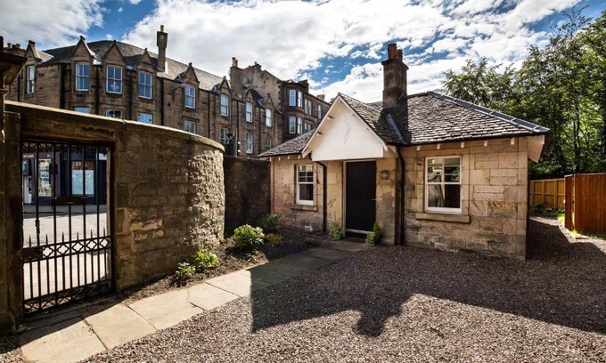 Trinity Cabine | Trinity Lodge - Home with Private Garden and Parking
