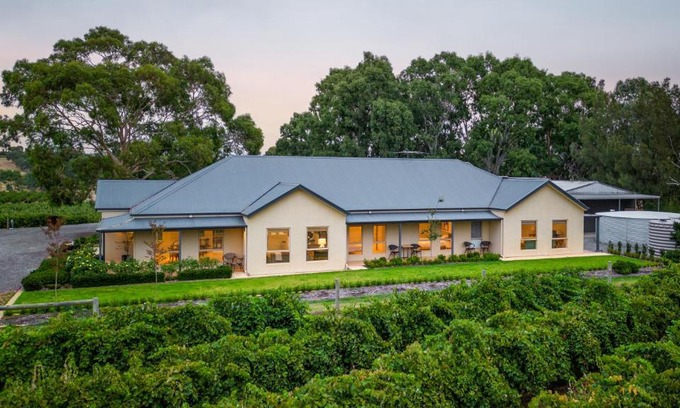 Seppeltsfield Maison | Triple Creek Guest House - Barossa Region