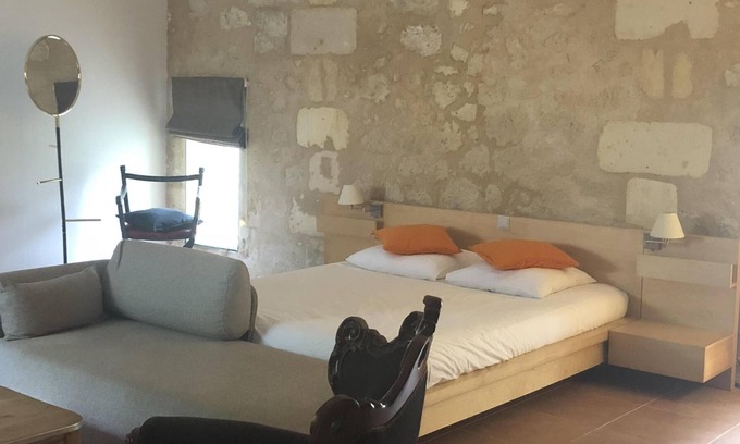 Genissac Maison | Chambre Triple vue sur la rivière à L'arbre Rouge
