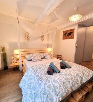 Sedan Appartement | Triplex bohème près du Château à Sedan, idéal 2 couples