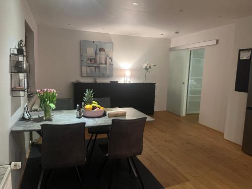 Unterrath Appartement | Tritt ein bring Glück herein - Exquisite 75 qm - Messenähe - Parkplatz - Flughafennähe