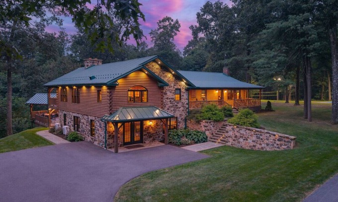 Elliottsburg Cabine | Trophy Whitetail Lodge