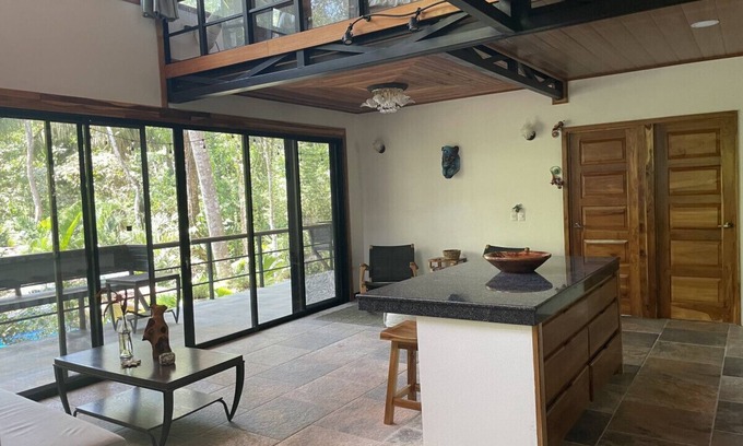 Parrita Maison | Tropical Forest View