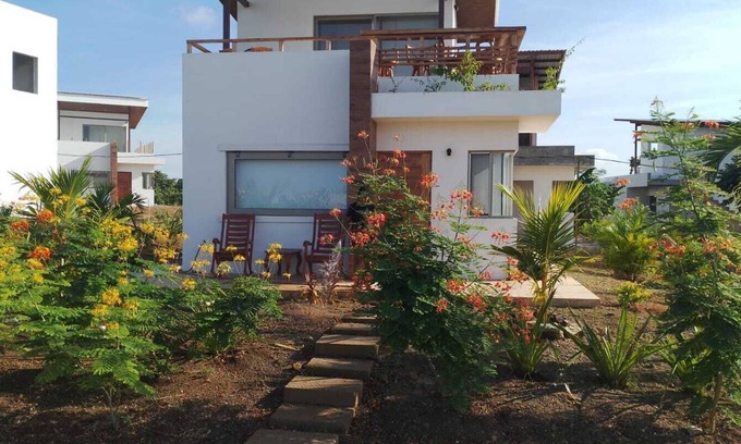 Western Nicaragua Maison | Tropical Beach Resort Solar Tiny Home in Gran Pacifica
