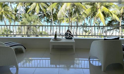 Palm Cove Appartement | Tropical Escapes Palm Cove - Absolute Ocean Front Apartment