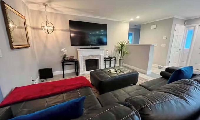 Deerfield Beach Maison | Tropical Family Home with Heated Pool Near Beach
