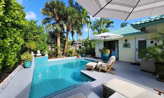 South Corals Maison | Tropical Garden by the Beach! BNR Vacation Rentals