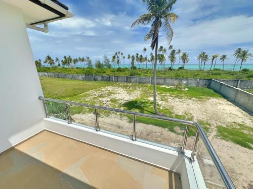 Dongwe Villa | Tropical Gem: 3-BR Beach Villa