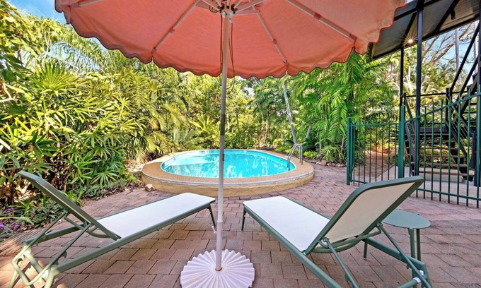 Rapid Creek Maison | Tropical Luxe Treehouse Lush Poolside Living
