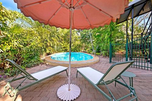 Rapid Creek Maison | Tropical Luxe Treehouse - Lush Poolside Living