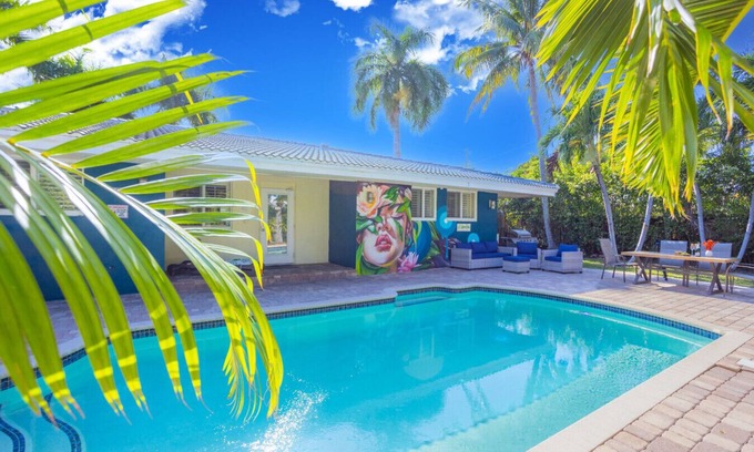 South Corals Maison | Tropical Oasis Heated saltwater Pool 6min to beach