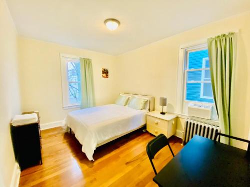Irvington Maison | Tropical Oasis - Room 3
