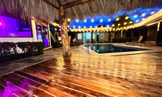 Jaco Station Balnéaire | Tropical Paradise 20 Room Private Resort - Close to Cocal Casino