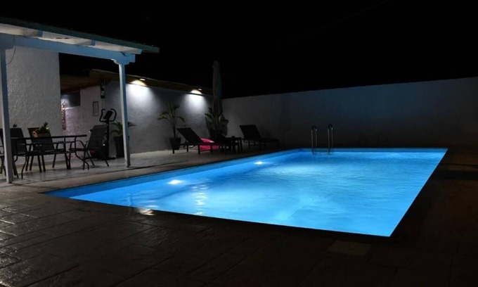 Rafina Appartement | Tropical pool house in rafina