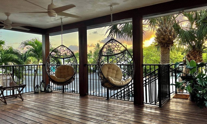 Lauderdale Beach Cabine | Tropical Treehouse, Beach Access