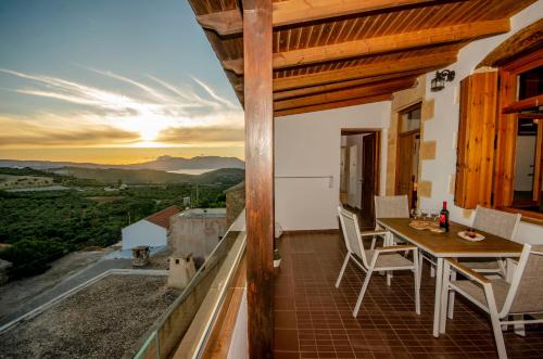 Faleliana Maison | Trouli Rokka House