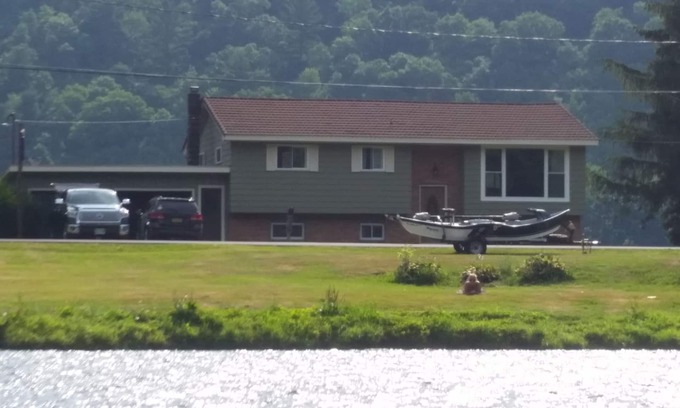 Deposit Maison | Camp de truite - Riverfront House / Upper West Branch of the Delaware / Guided Floats