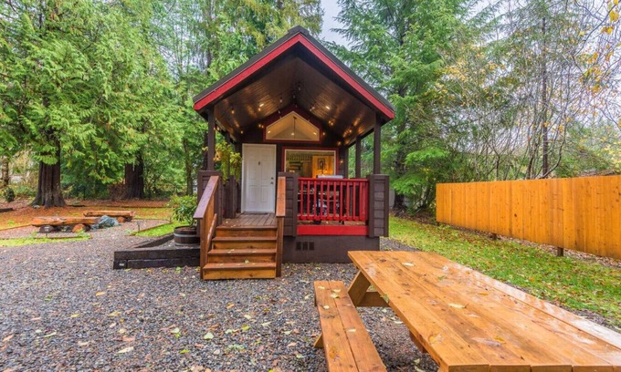 Beaver Maison | Trout Corner: wooded tiny home