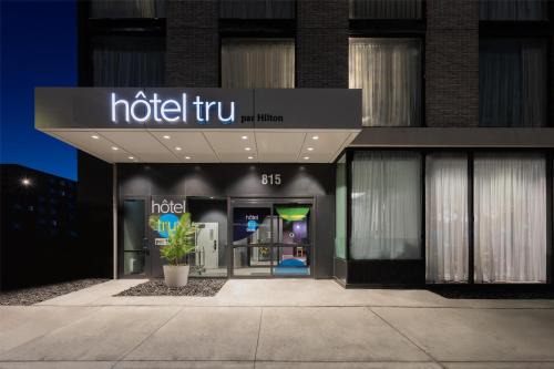 Gay Village Hôtel | Tru By Hilton Montréal centre-ville