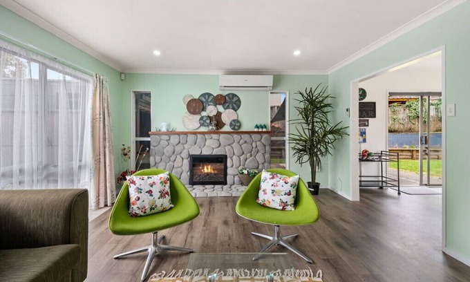 Waipahihi Cottage | True Blue - Maison de vacances Taupo