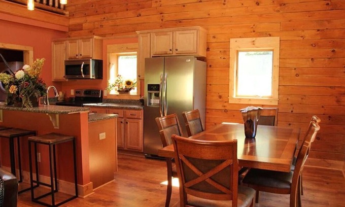 Naples Cabine | True Log Cabin Living At Bristol Mountain - Cabin Culture UNIT C