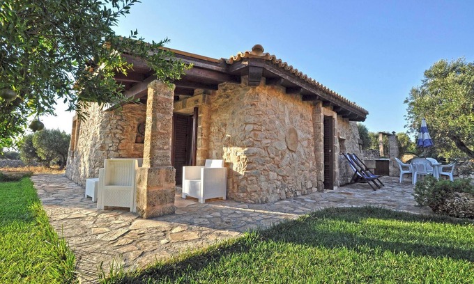 Taviano Cottage | Trullo dei Beneficati a few meters from the sea