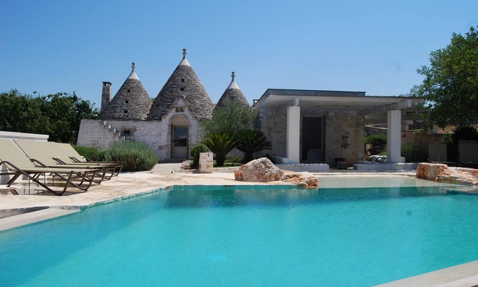 Ostuni Maison | Magnifique trullo, vues panoramiques exceptionnelles, superbe piscine à débordement, WIFI