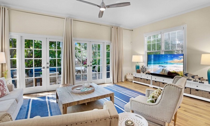Bahama Village Maison | **TRUMAN’S TROVE @ THE ANNEX** Private Home & Pool + LAST KEY SERVICES…