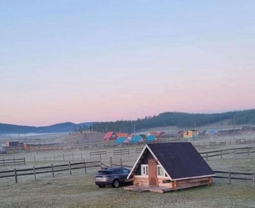 Hatgal Maison | Tsaatan - Small house by the lake