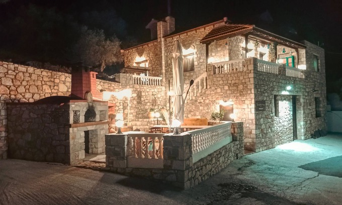 Prassonissi Maison | Tsampika's Traditional Stone Cottage in Siana