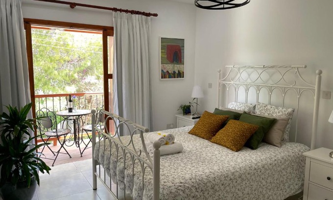 Lemona Appartement | Tsangarides Apartment with Mountain View in Lemona, Paphos