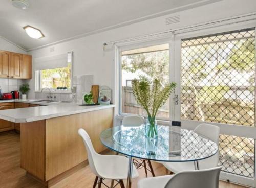 Doncaster East Maison | Tsapas Homes 1 with private bathroom