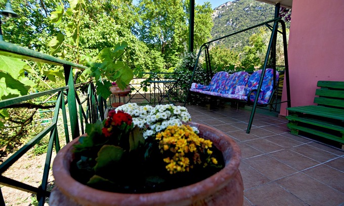 Kamena Vourla Maison | Tsertos Apartments