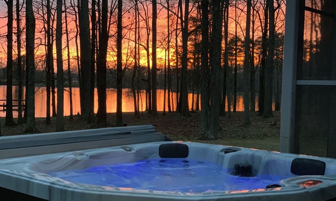 Cedar Bluff Maison | Tucked Away on Weiss Lake